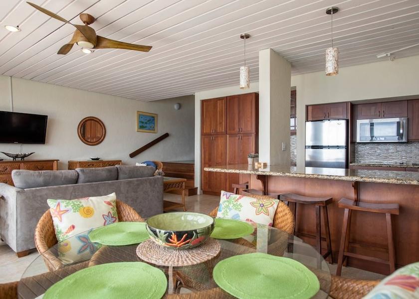  St. Thomas Dining Area