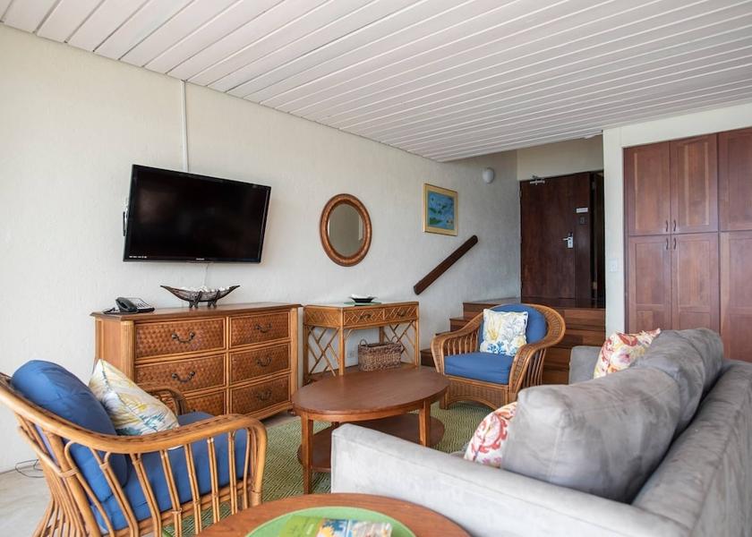  St. Thomas Living Area