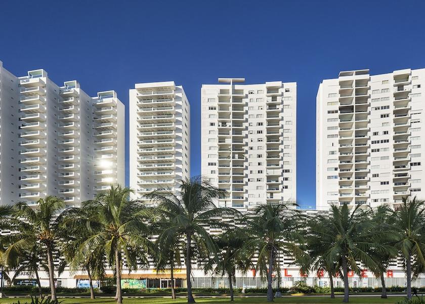 Quintana Roo Cancun Exterior Detail