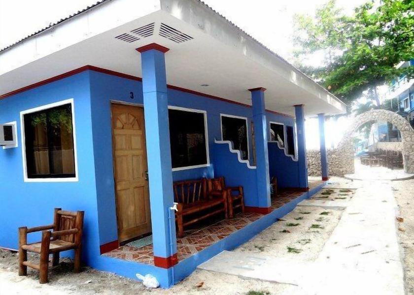  Daanbantayan Exterior Detail