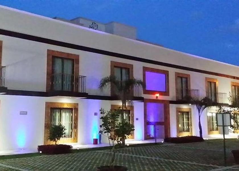 Puebla Atlixco Front of property - evening/night