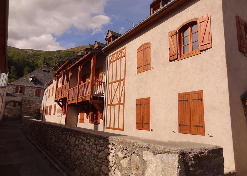 Occitanie Vignec Exterior Detail