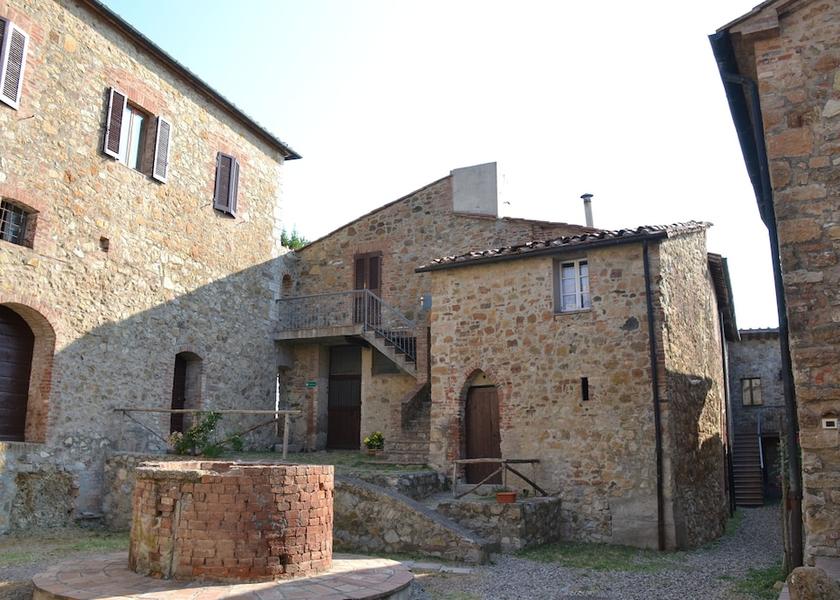 Tuscany Monticiano Exterior Detail