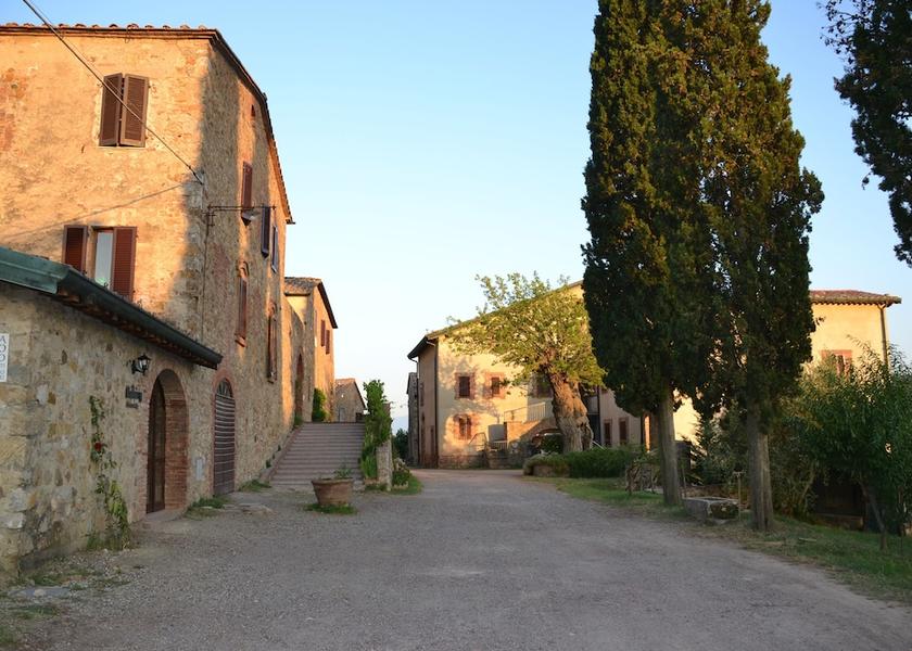 Tuscany Monticiano Exterior Detail