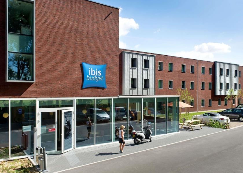 Flemish Region Sint-Pieters-Leeuw Exterior
