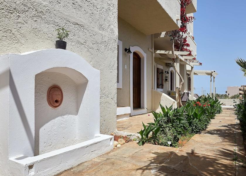 Crete Hersonissos Property Grounds