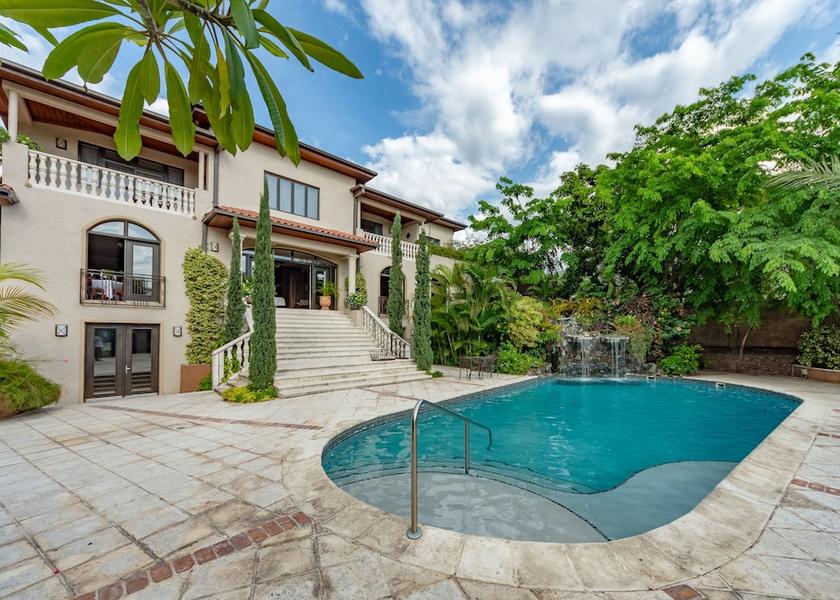  Petionville Exterior Detail