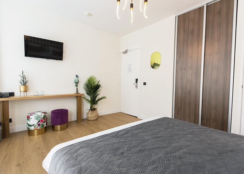 North Holland Amsterdam Room amenity