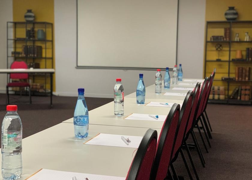 Auvergne-Rhône-Alpes Chassieu Meeting facility