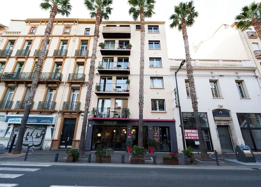 Occitanie Perpignan Front of property