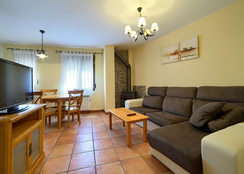 Aragon Gudar Living Area