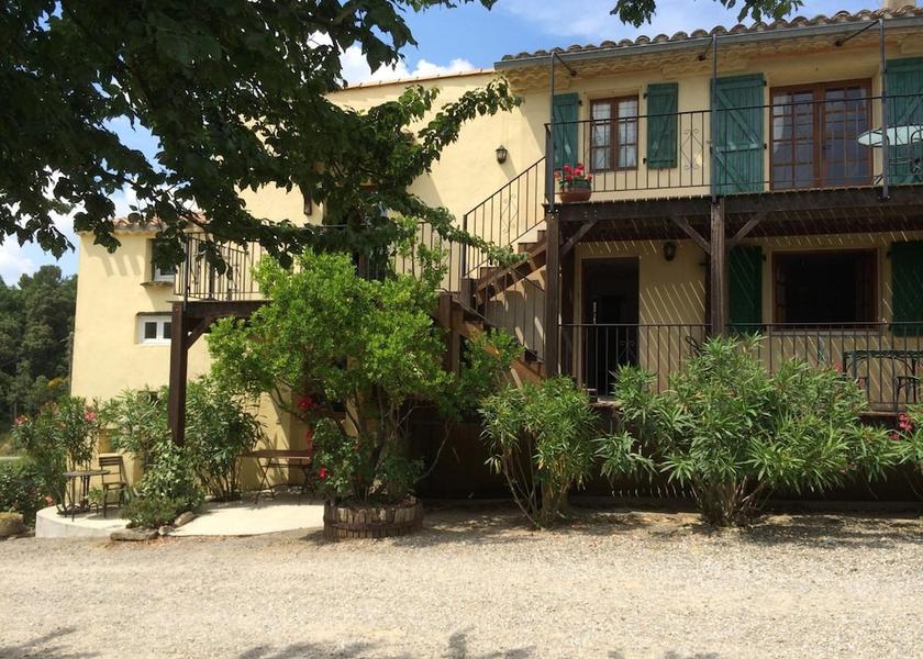 Occitanie Leuc Exterior Detail