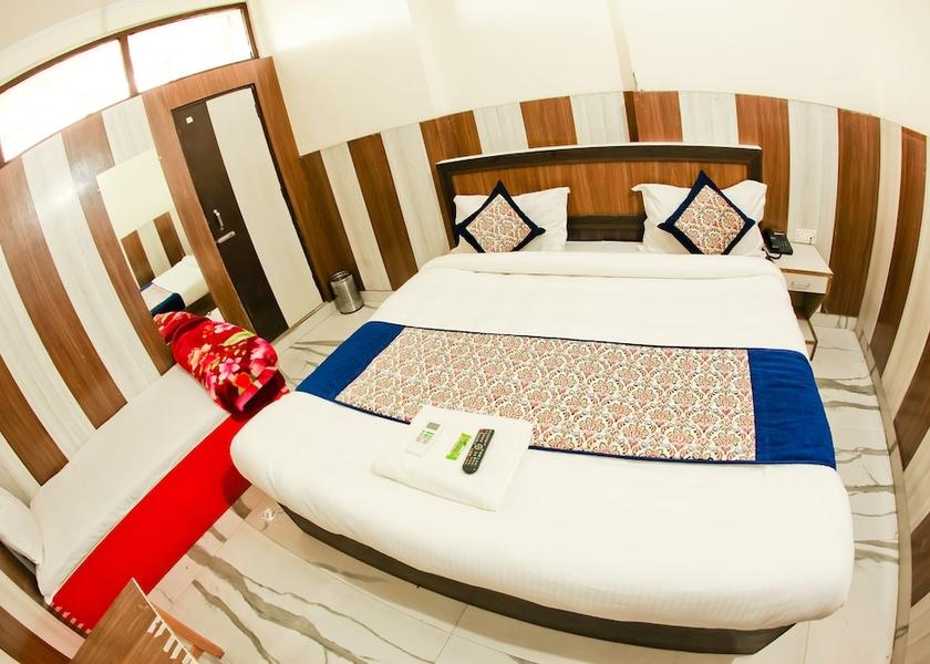 Uttarakhand Rishikesh Deluxe Triple Room