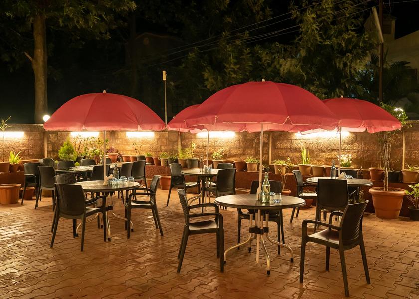 Maharashtra Mahabaleshwar Pool Side Bar