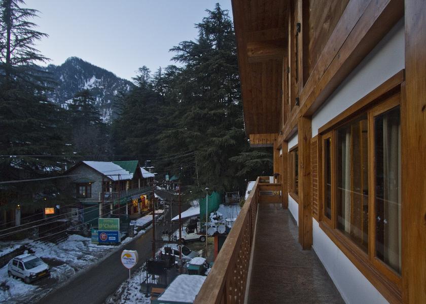 Himachal Pradesh Manali Hotel Exterior