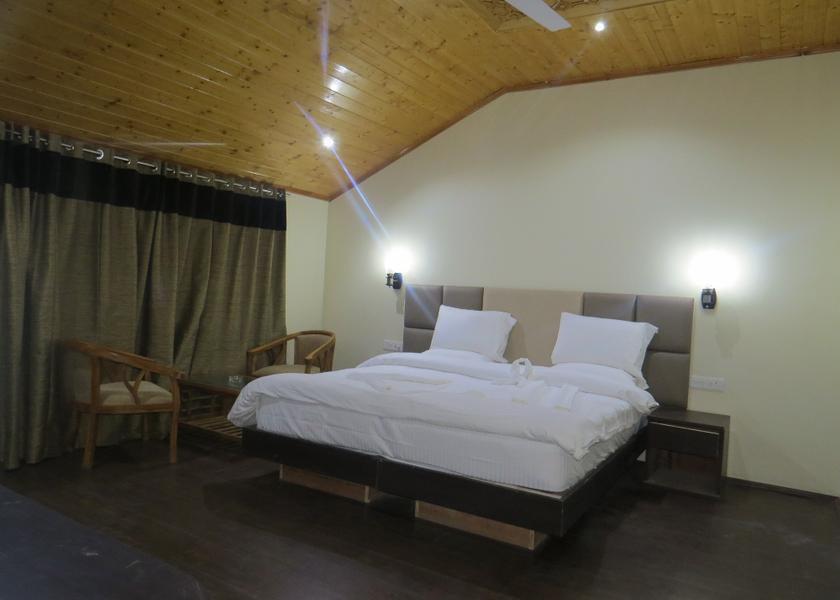Jammu and Kashmir Srinagar Deluxe Premium Room