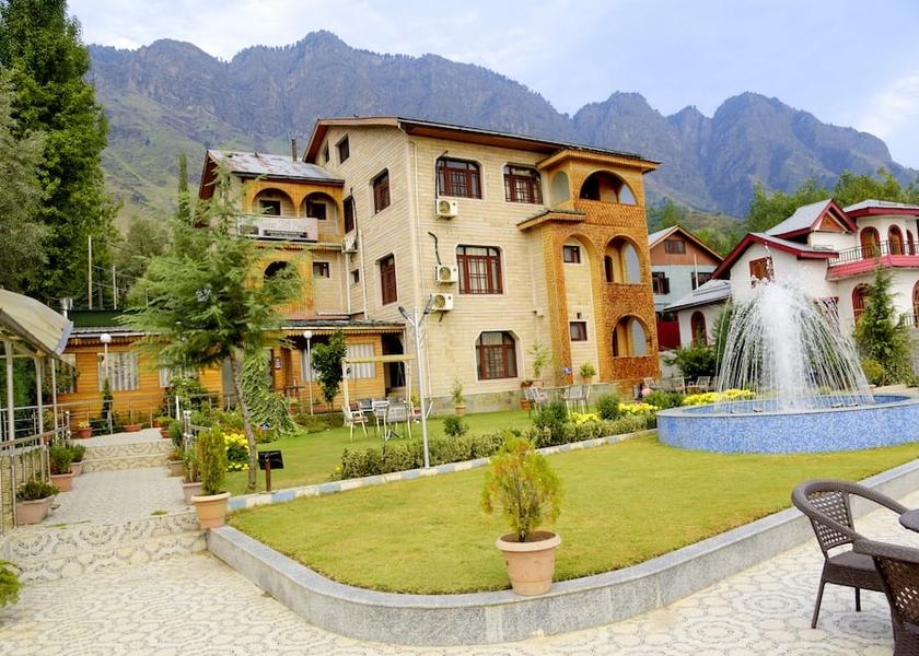 Jammu and Kashmir Srinagar Hotel Exterior