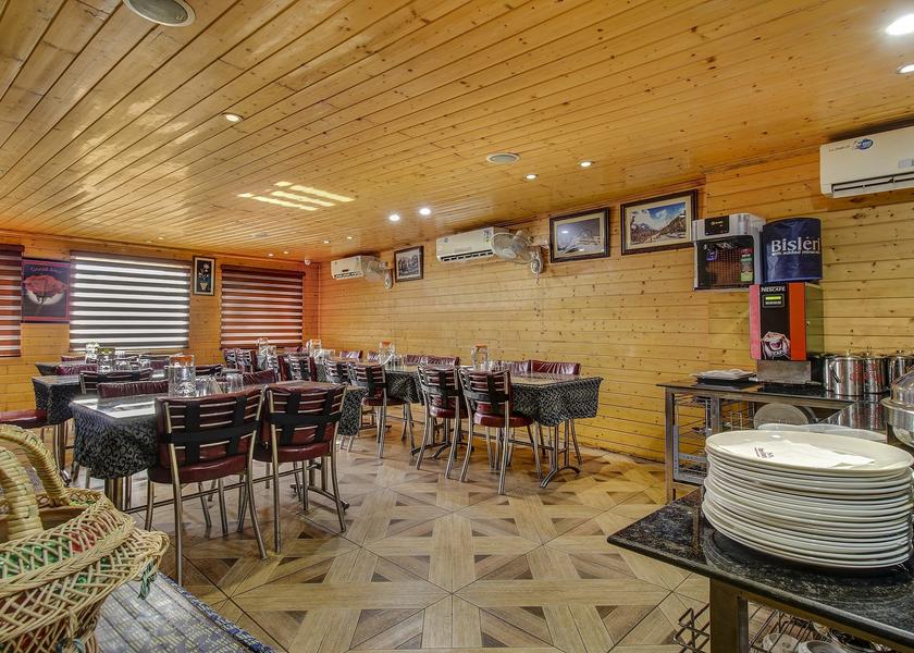 Jammu and Kashmir Srinagar Food and Drink