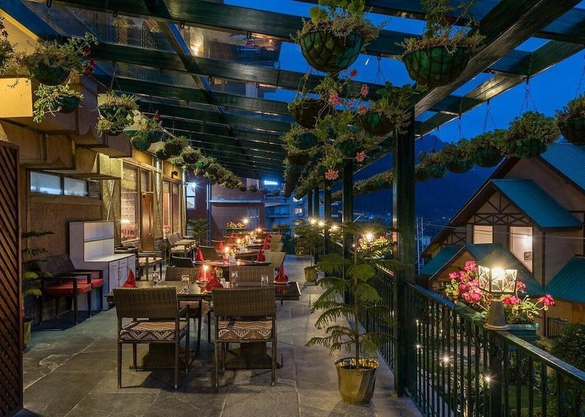 Himachal Pradesh Manali Hotel Exterior