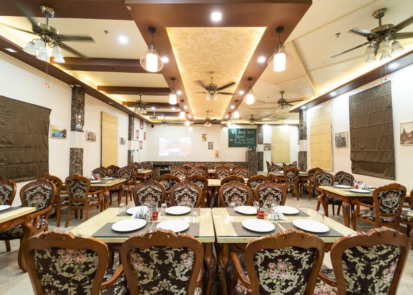 Uttar Pradesh Varanasi Food & Dining