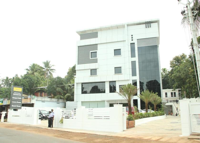 Kerala Pathanamthitta Hotel Exterior