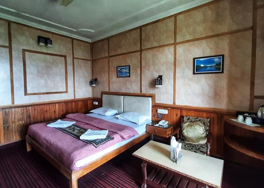 Uttarakhand Mukteshwar Deluxe Room with Garden