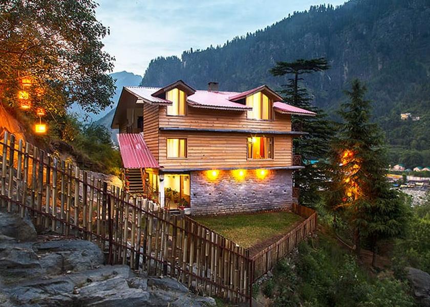 Himachal Pradesh Manali Hotel Exterior