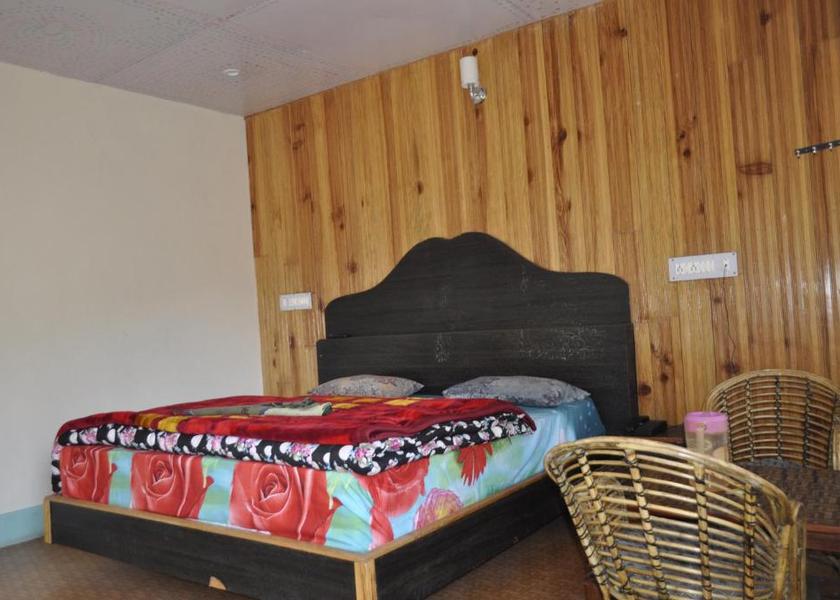 Uttarakhand Dhanaulti Deluxe Double Room