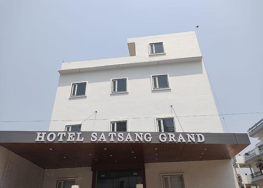 Uttar Pradesh Varanasi exterior view