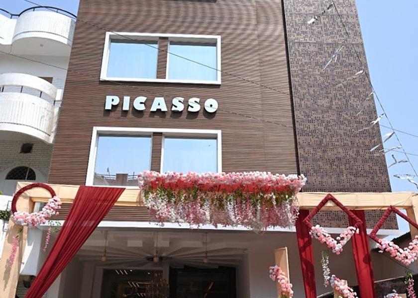 Uttar Pradesh Prayagraj Hotel Exterior