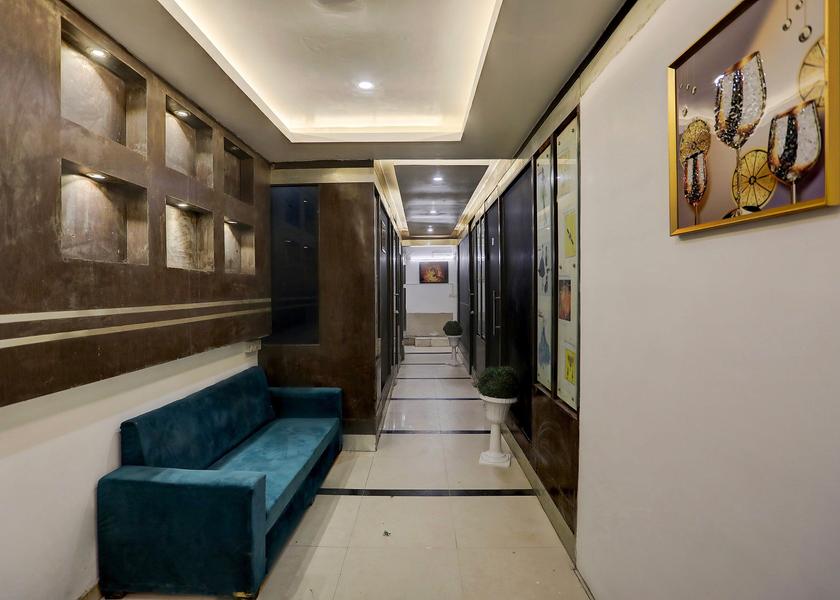Delhi Delhi Lobby