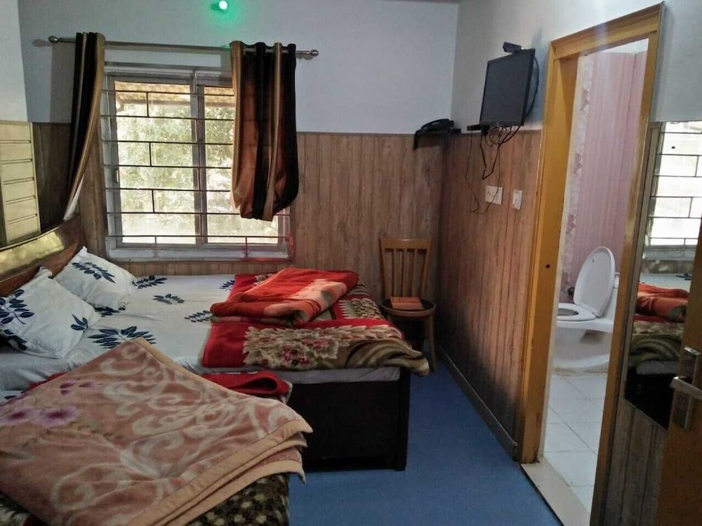 Uttarakhand Lansdowne Room