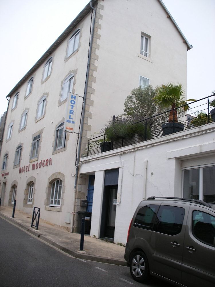 Brittany Concarneau Facade