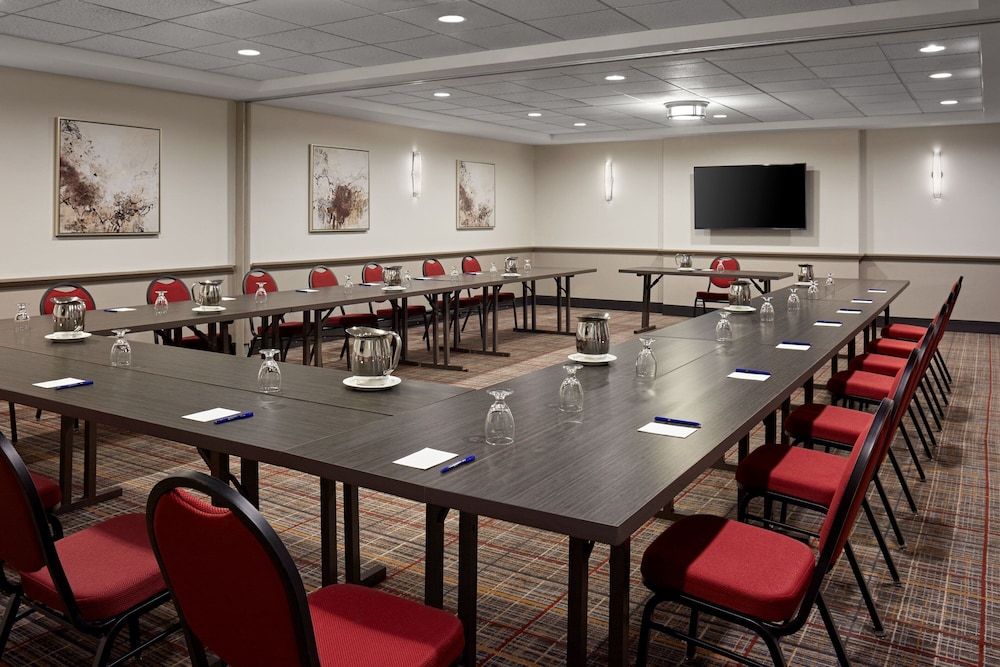 Quebec Sherbrooke Meeting Room