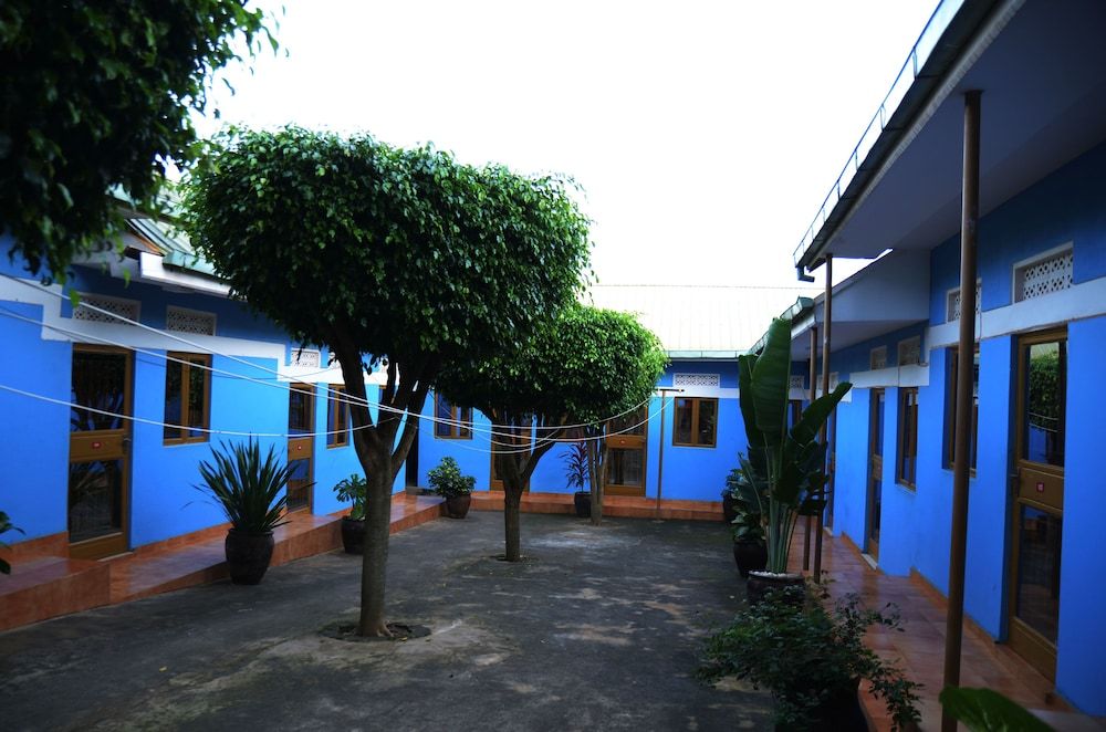  Kanungu Courtyard