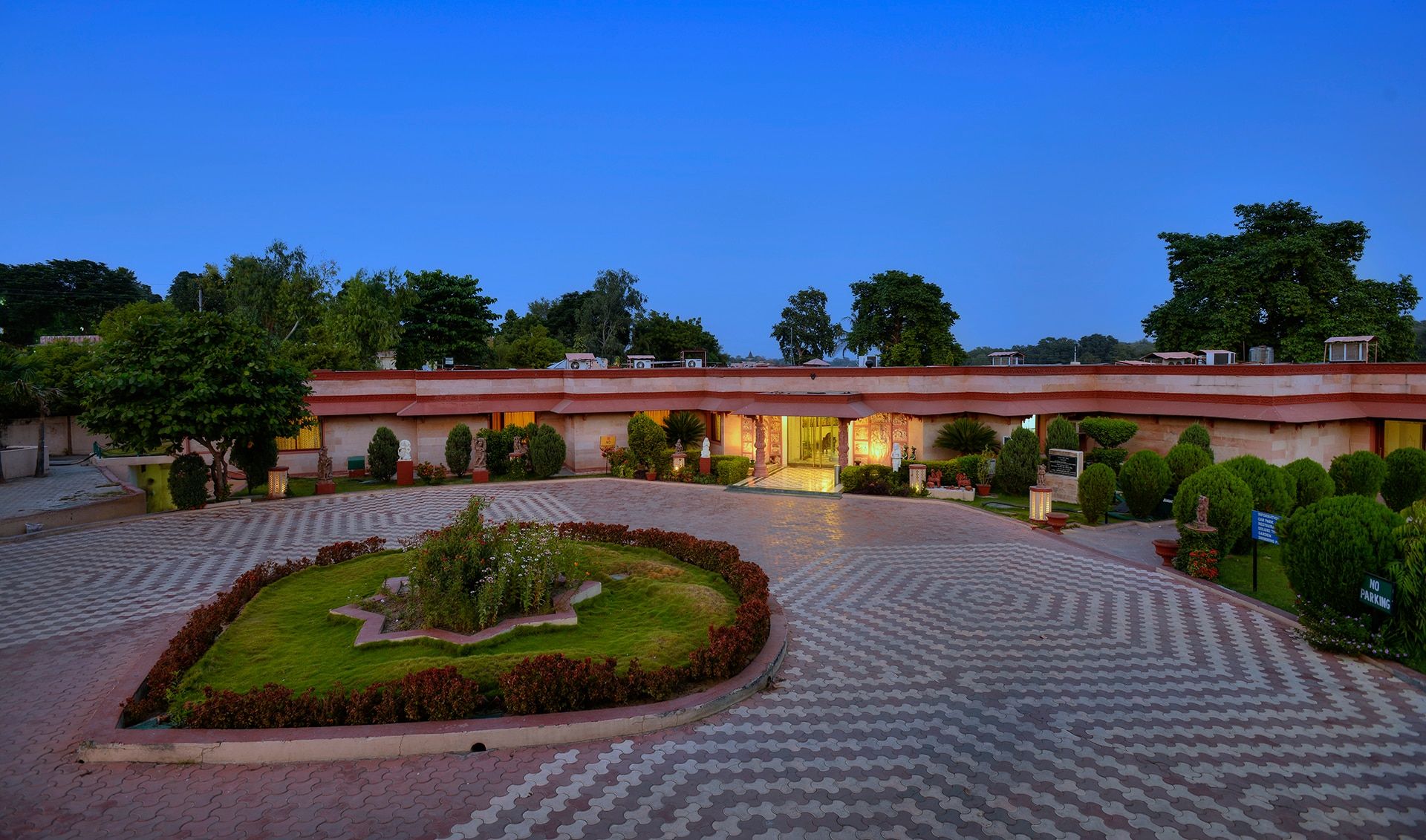 Madhya Pradesh Orchha Hotel Exterior