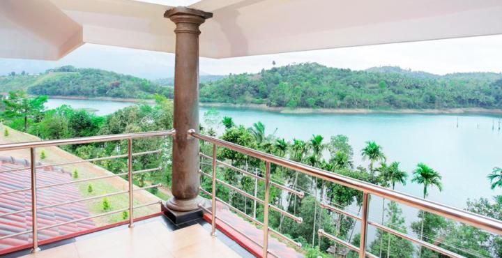 Kerala Wayanad Lake View Premium