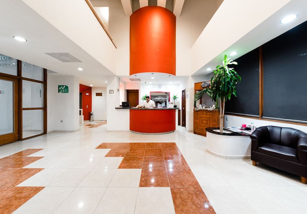  Celaya Lobby