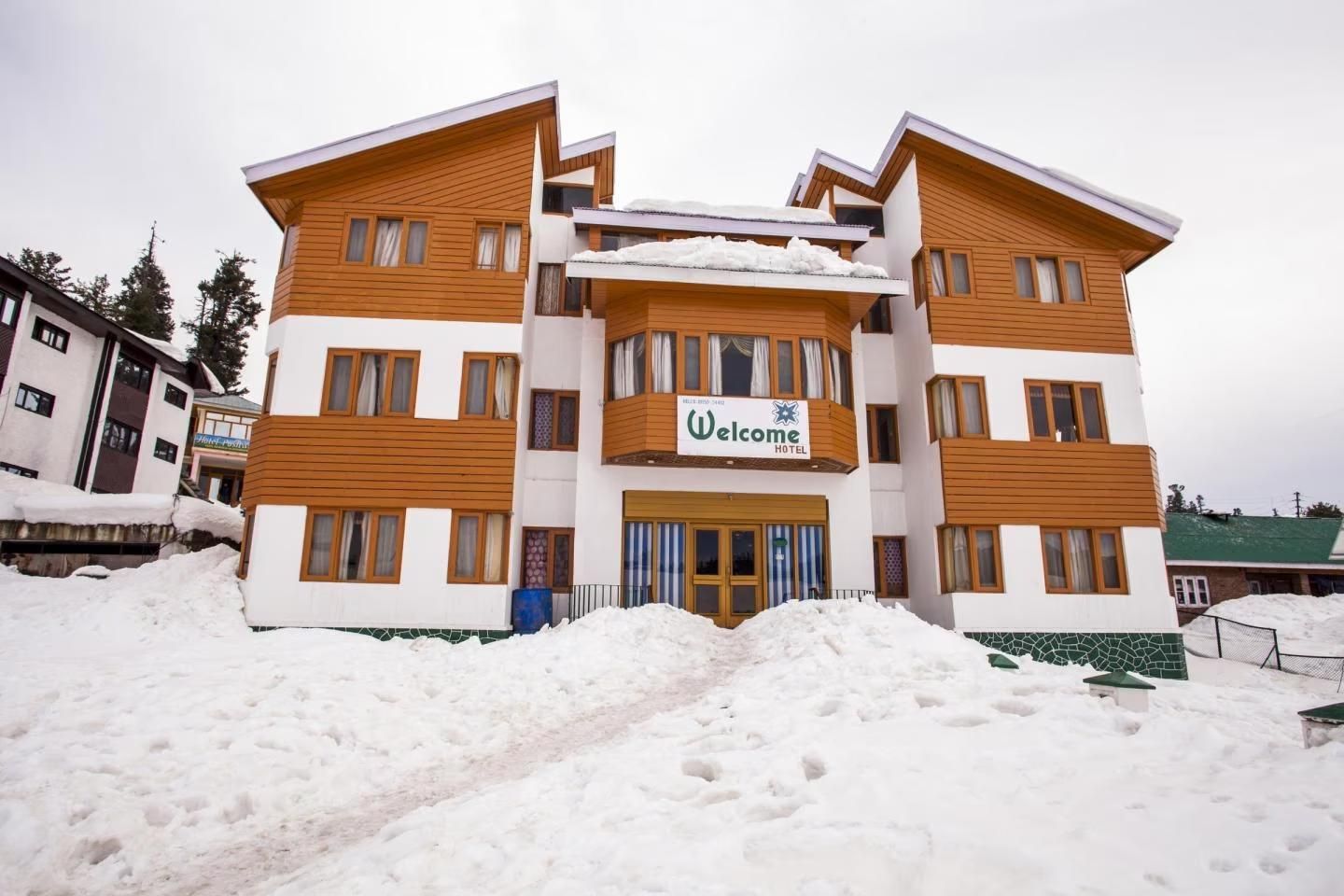 Jammu and Kashmir Gulmarg Hotel Exterior