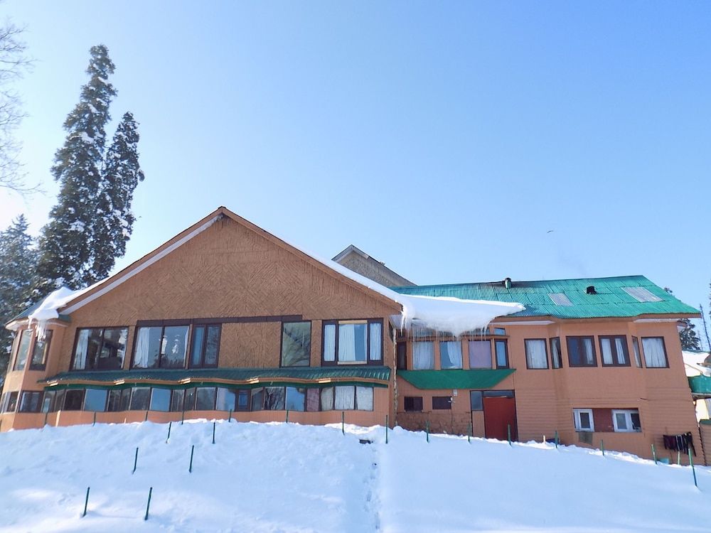 Jammu and Kashmir Gulmarg Pet-friendly