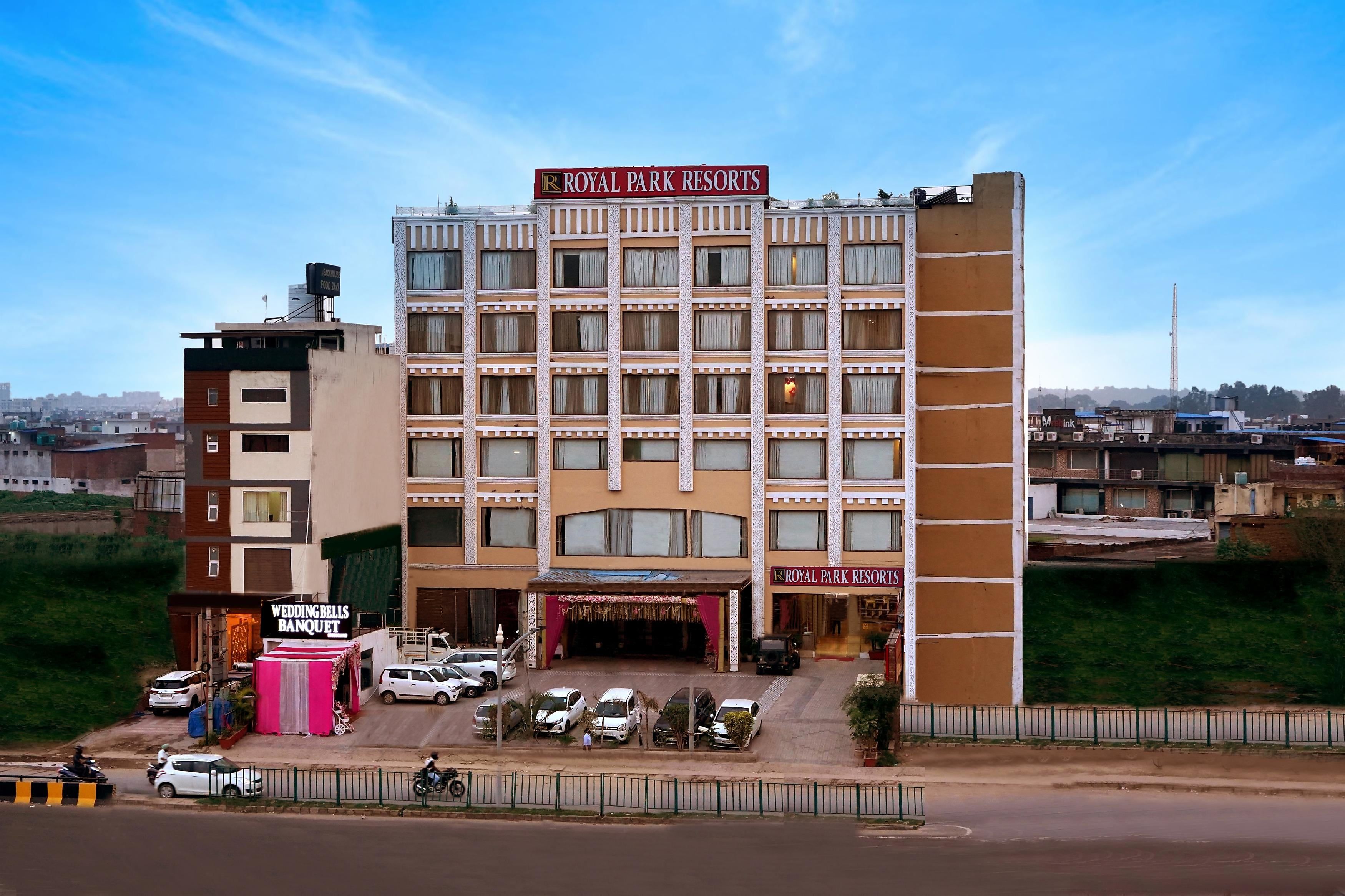 Punjab Zirakpur Hotel Exterior