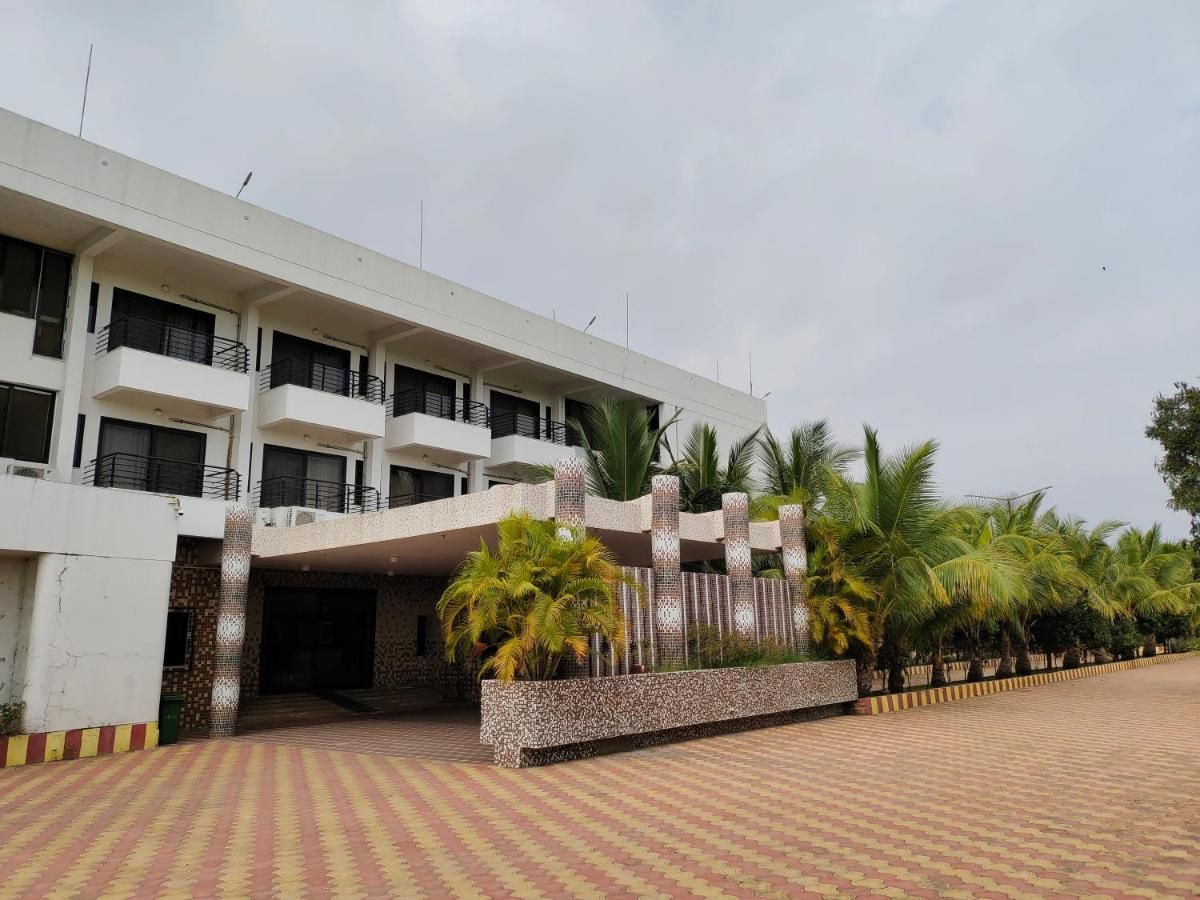 Maharashtra Shirdi Hotel Exterior