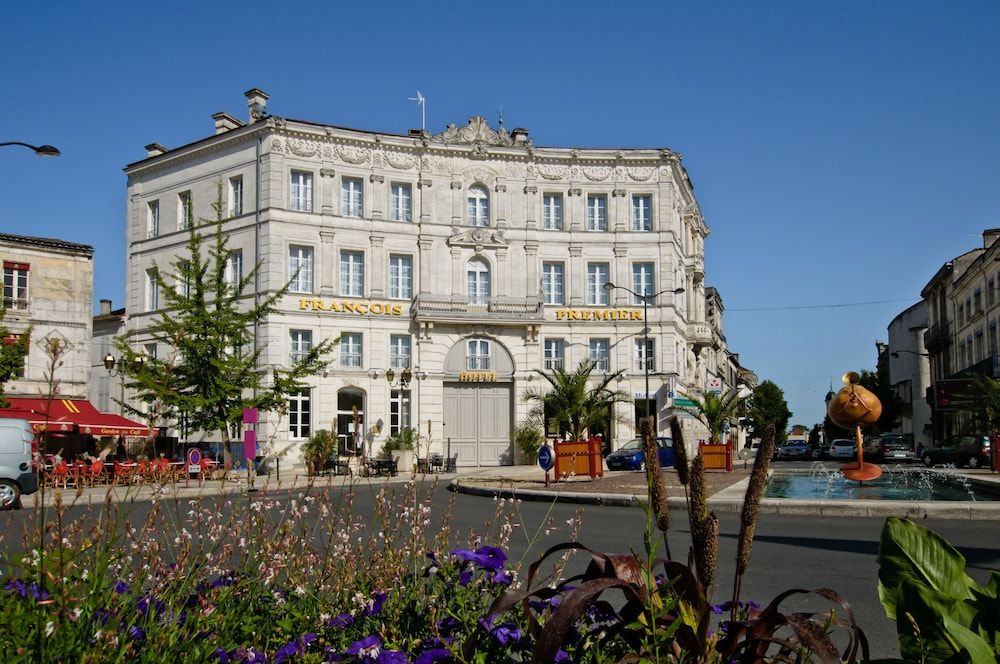 Nouvelle-Aquitaine Cognac Facade