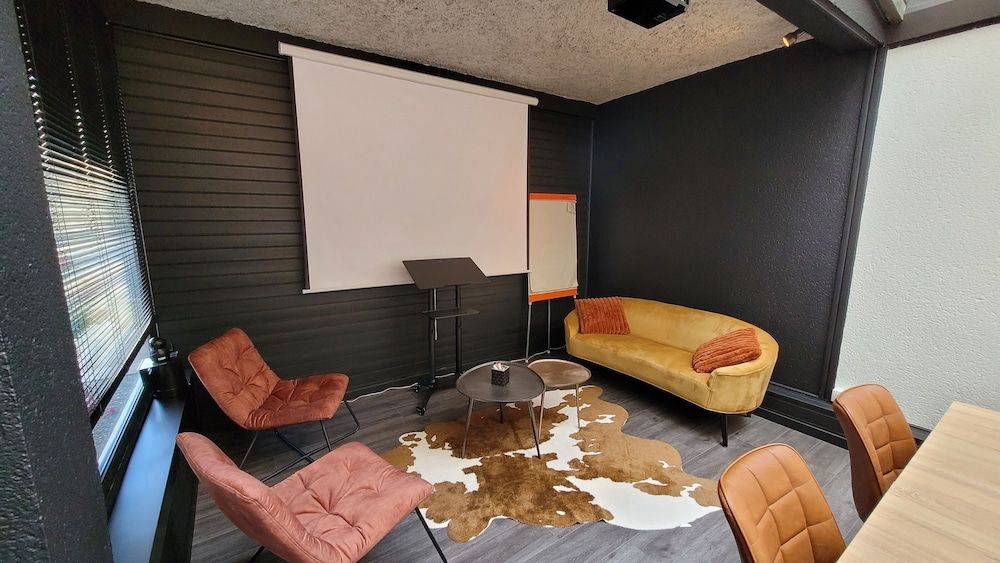 Nouvelle-Aquitaine Cognac Meeting Room