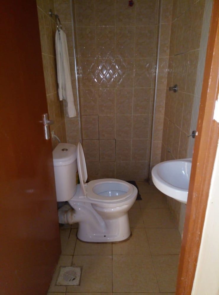  Kiambu Bathroom