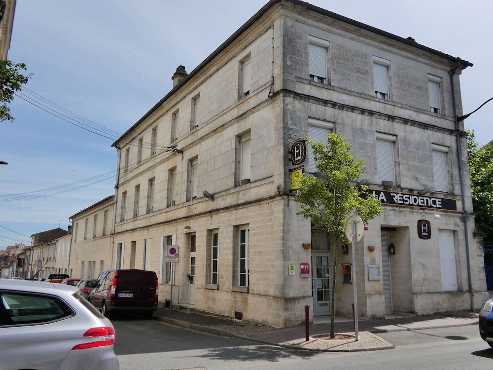 Nouvelle-Aquitaine Cognac Facade