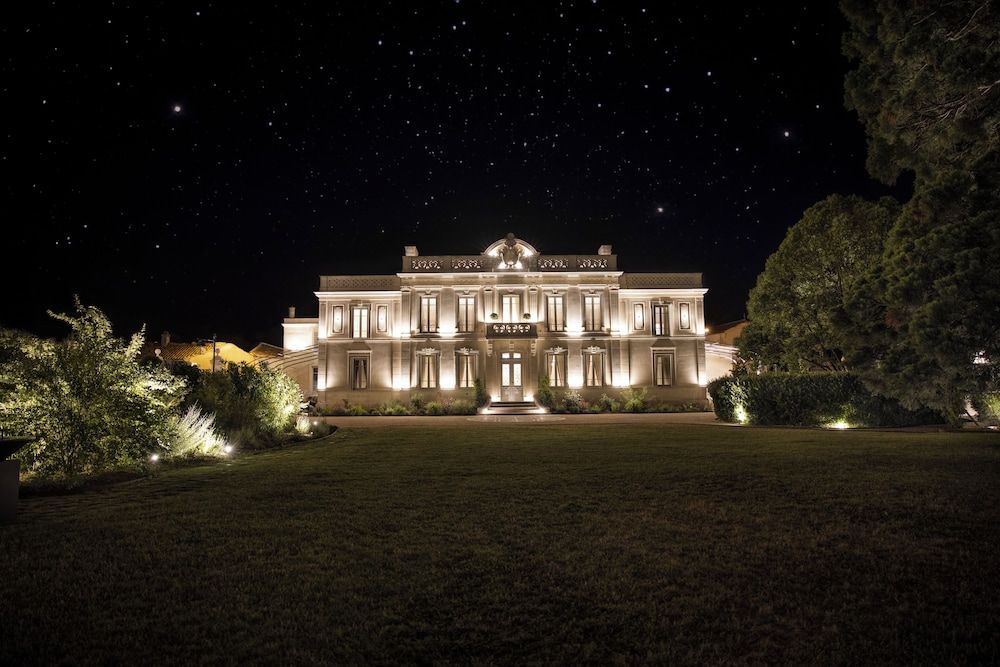 Nouvelle-Aquitaine Cognac Facade