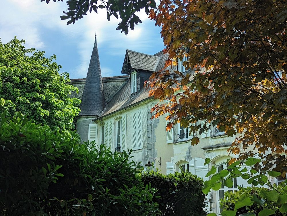 Nouvelle-Aquitaine Cognac Facade