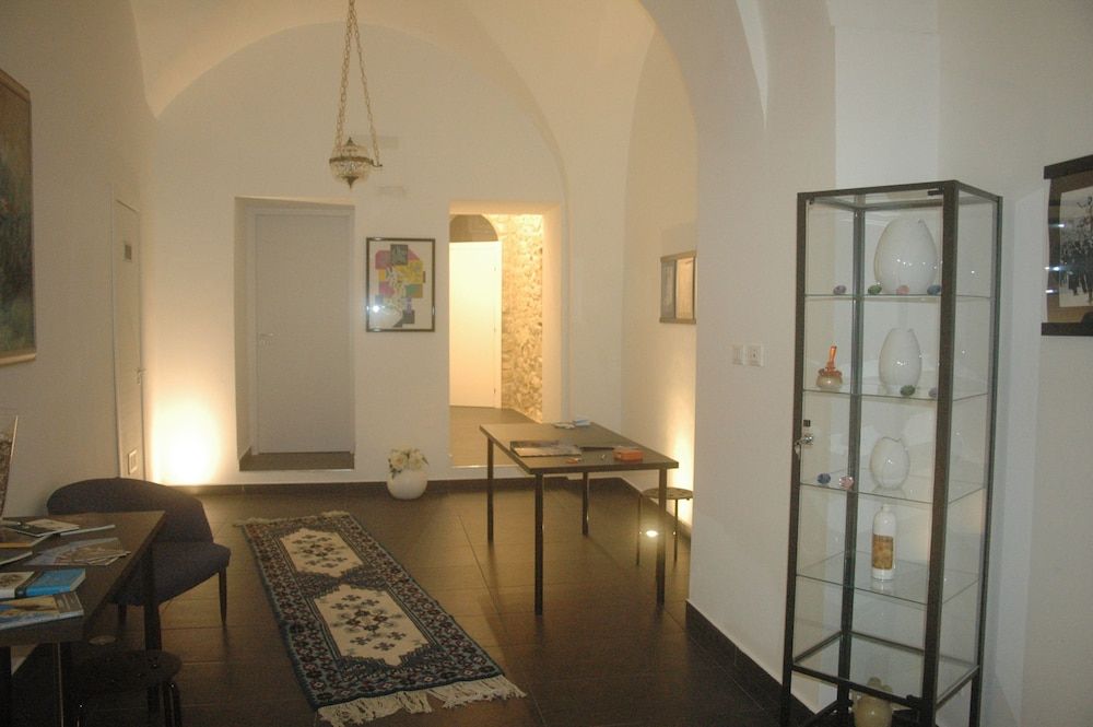 Sicily Comiso Lobby