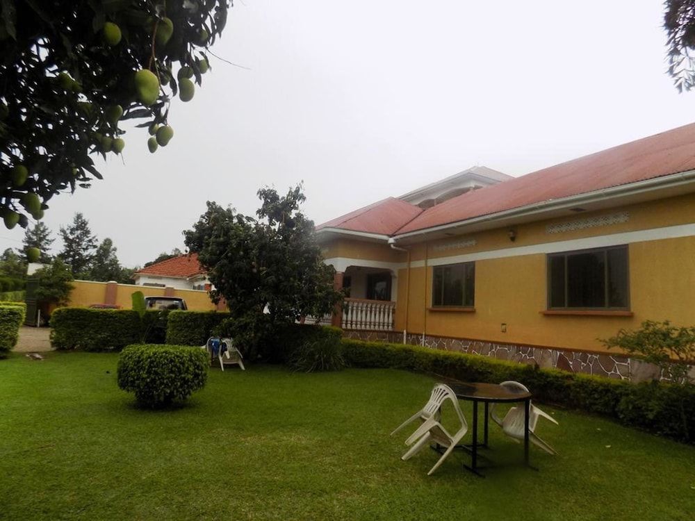  Mbarara Garden